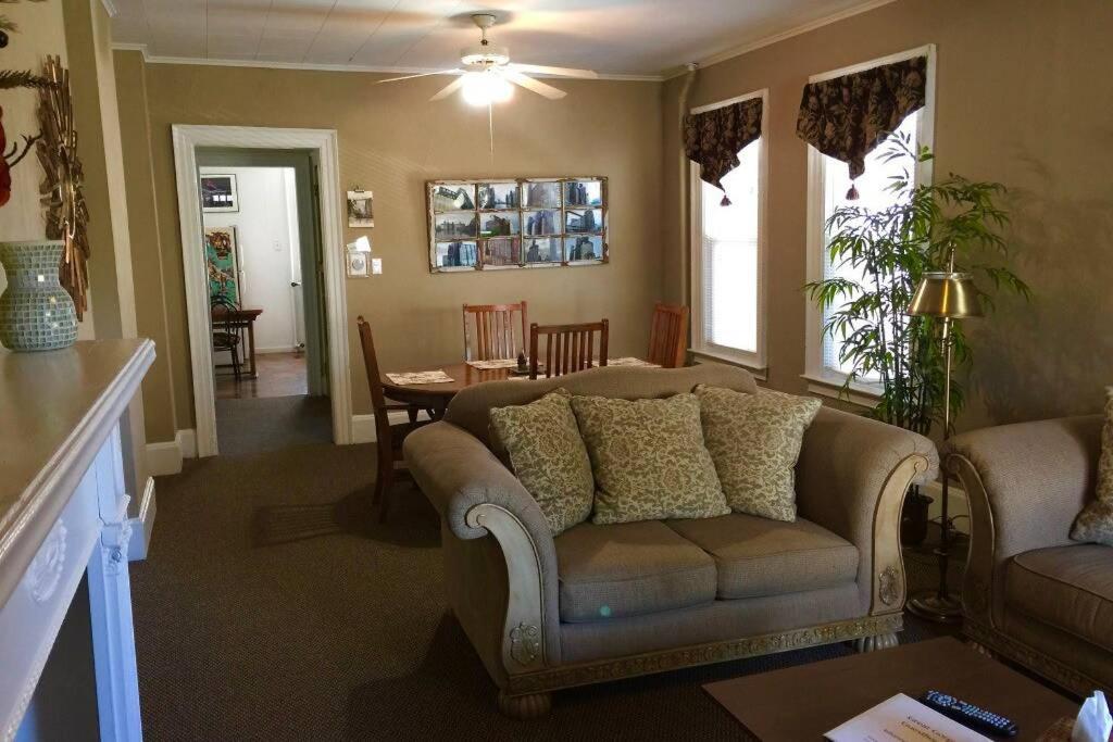 Great Gorge Guesthouse - Walk To The Falls, The Casino And All Downtown Restaurants - Across From The Aquarium Niagara Falls Eksteriør bilde